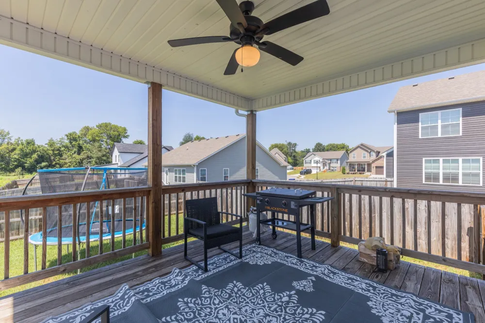 1368 Harmon Ln Clarksville, TN 37042