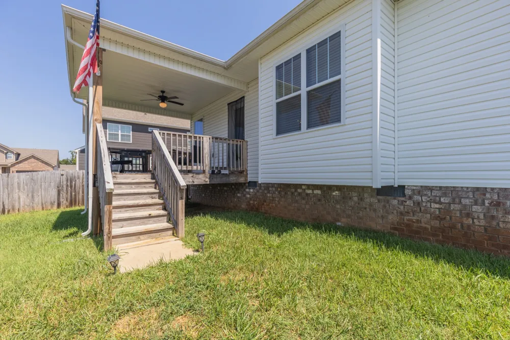 1368 Harmon Ln Clarksville, TN 37042