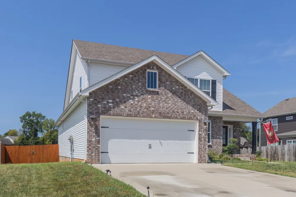1368 Harmon Ln Clarksville, TN 37042