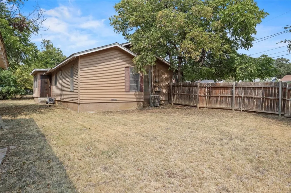 2640 Pioneer Street Fort Worth, TX 76119