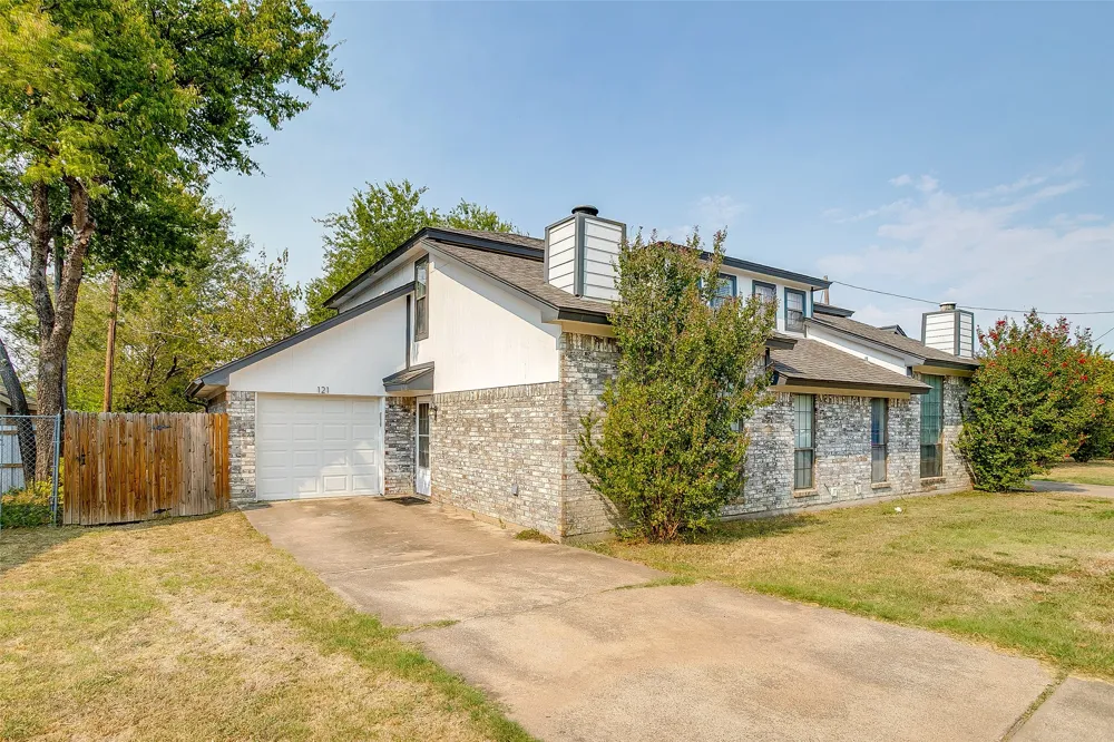 121 Myers Drive White Settlement, TX 76108