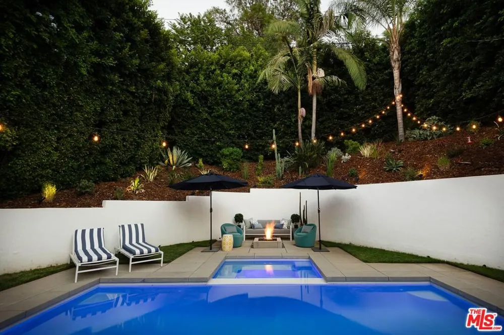 14018 Valley Vista Boulevard Sherman Oaks, CA 91423