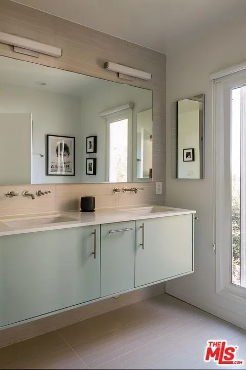 14018 Valley Vista Boulevard Sherman Oaks, CA 91423