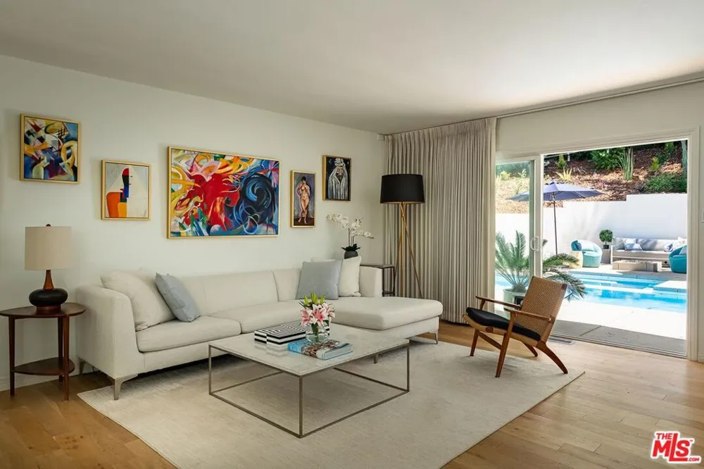 14018 Valley Vista Boulevard Sherman Oaks, CA 91423