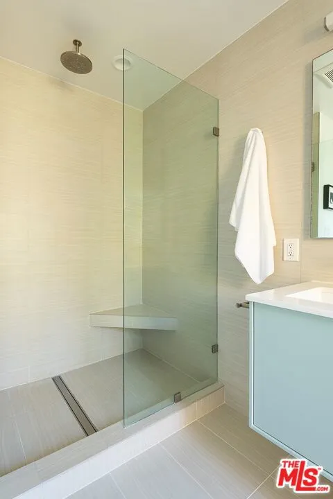 14018 Valley Vista Boulevard Sherman Oaks, CA 91423