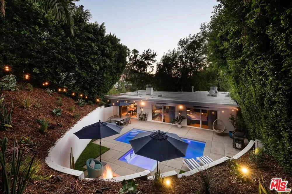 14018 Valley Vista Boulevard Sherman Oaks, CA 91423