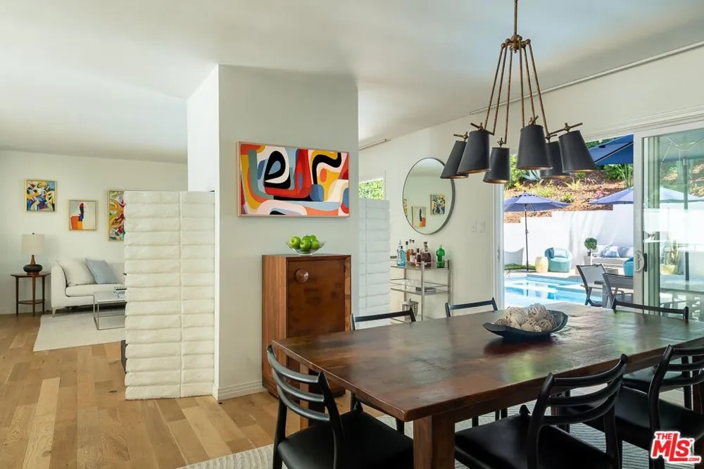 14018 Valley Vista Boulevard Sherman Oaks, CA 91423
