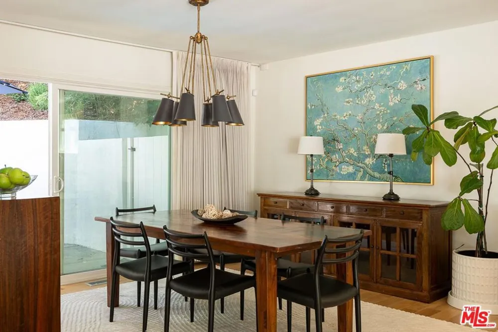 14018 Valley Vista Boulevard Sherman Oaks, CA 91423