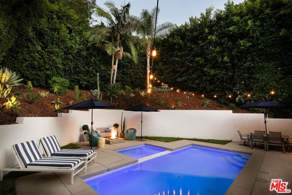 14018 Valley Vista Boulevard Sherman Oaks, CA 91423