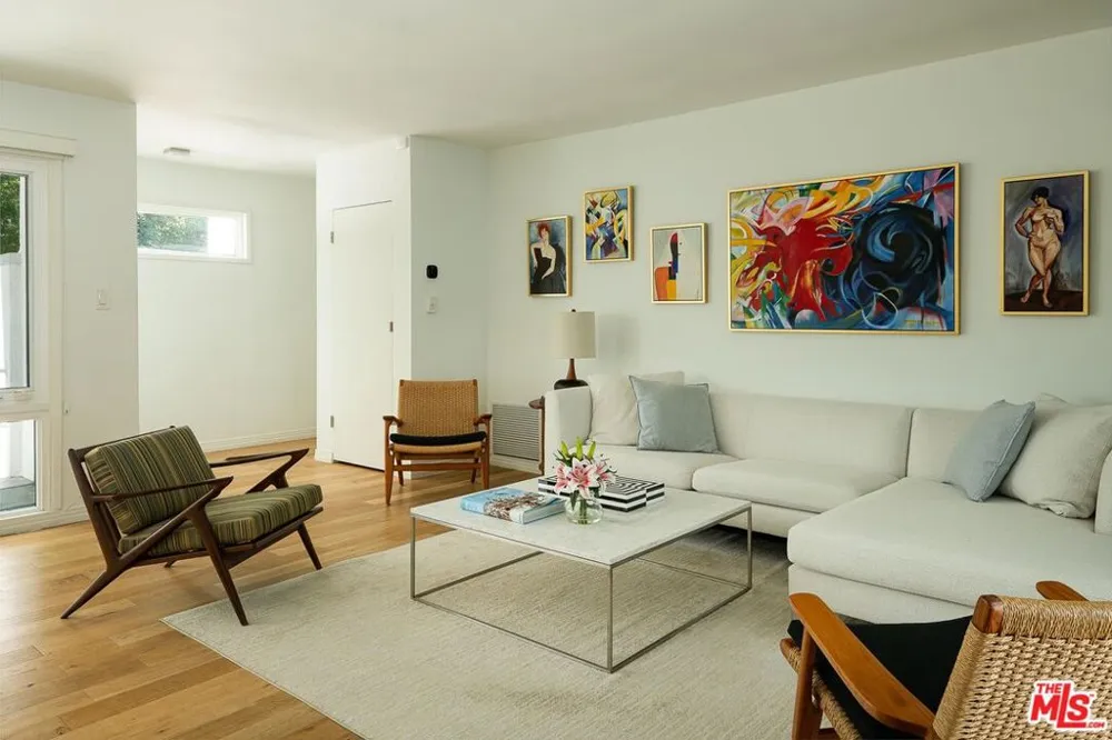 14018 Valley Vista Boulevard Sherman Oaks, CA 91423