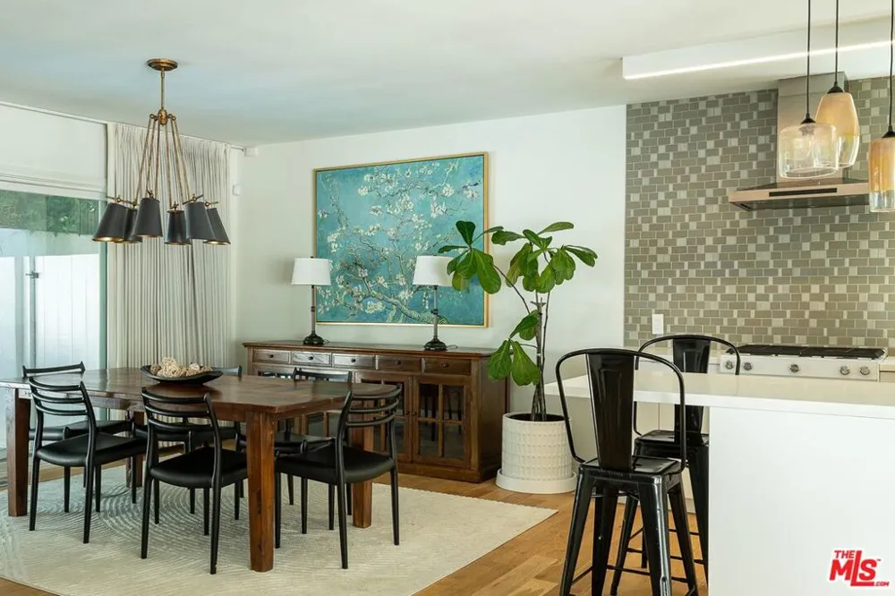 14018 Valley Vista Boulevard Sherman Oaks, CA 91423