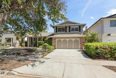 2390 Harris Court