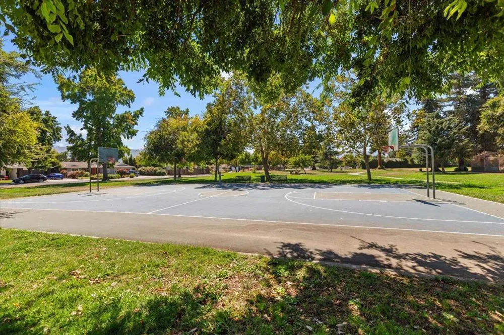 2390 Harris Court San Jose, CA 95124