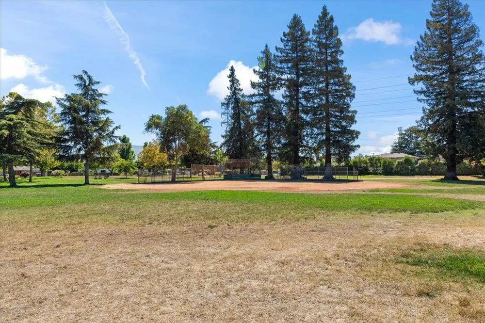 2390 Harris Court San Jose, CA 95124