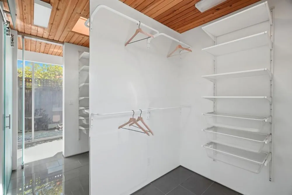 1109 Lorne Way Sunnyvale, CA 94087