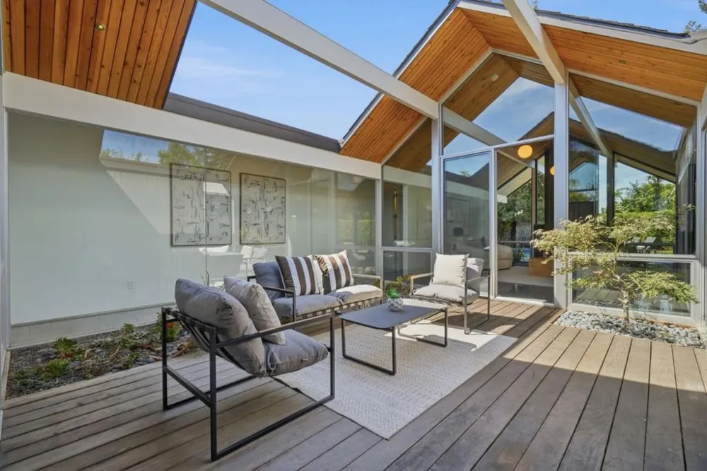 1109 Lorne Way Sunnyvale, CA 94087