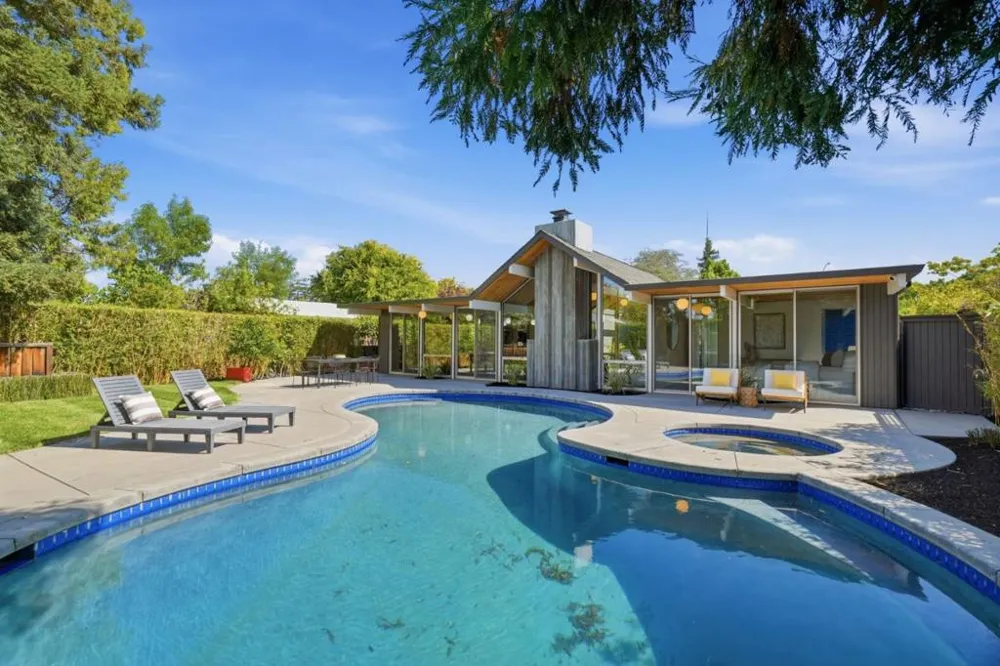 1109 Lorne Way Sunnyvale, CA 94087