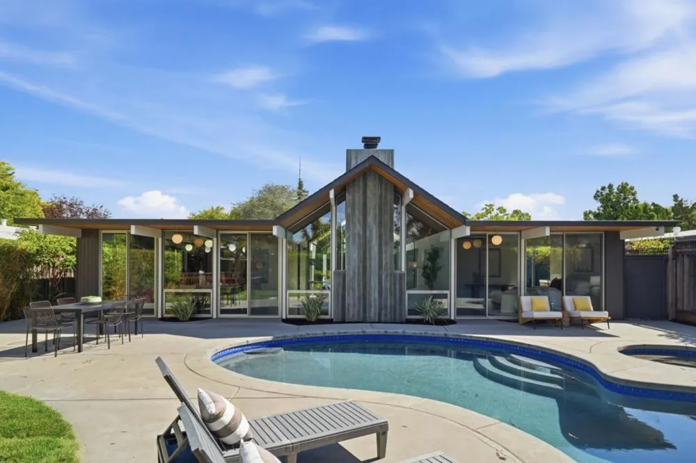 1109 Lorne Way Sunnyvale, CA 94087