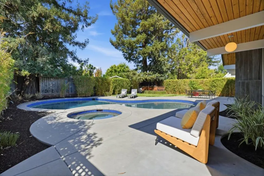 1109 Lorne Way Sunnyvale, CA 94087