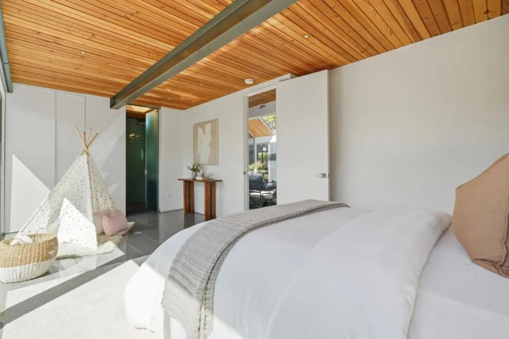 1109 Lorne Way Sunnyvale, CA 94087