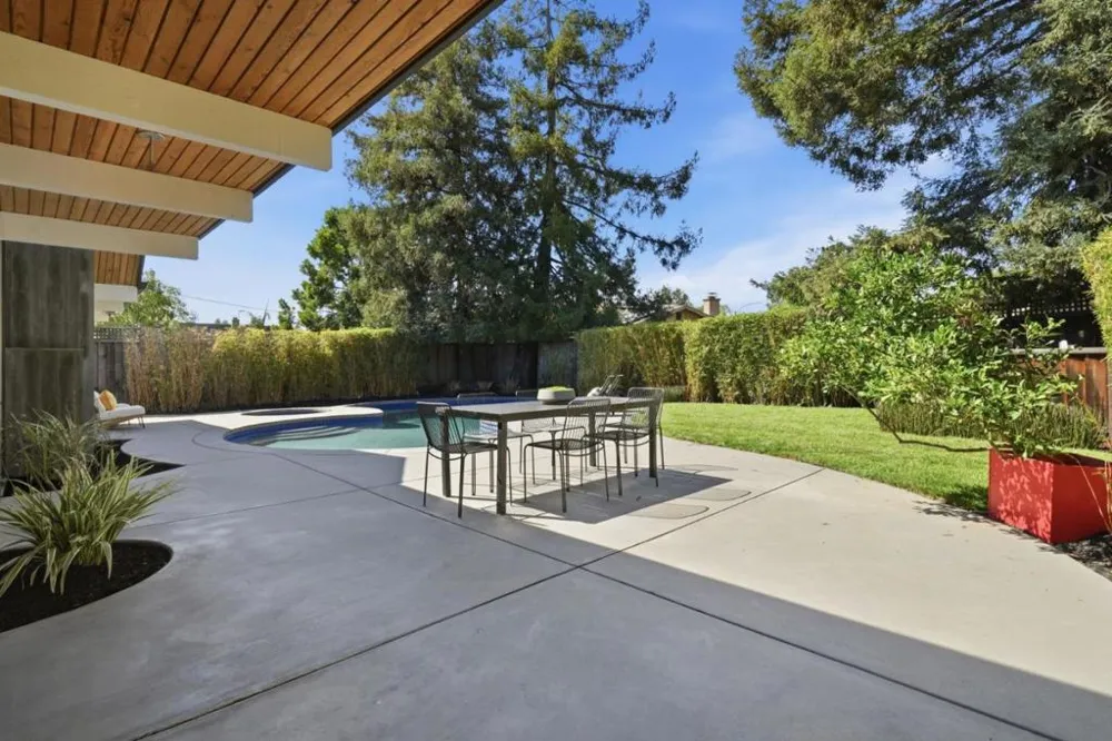 1109 Lorne Way Sunnyvale, CA 94087