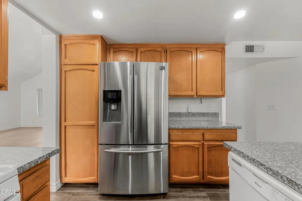 812 W Ave H-5 Lancaster, CA 93534