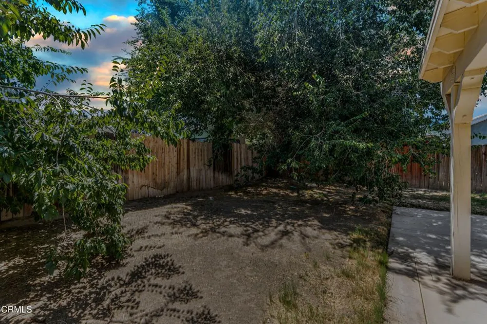 812 W Ave H-5 Lancaster, CA 93534