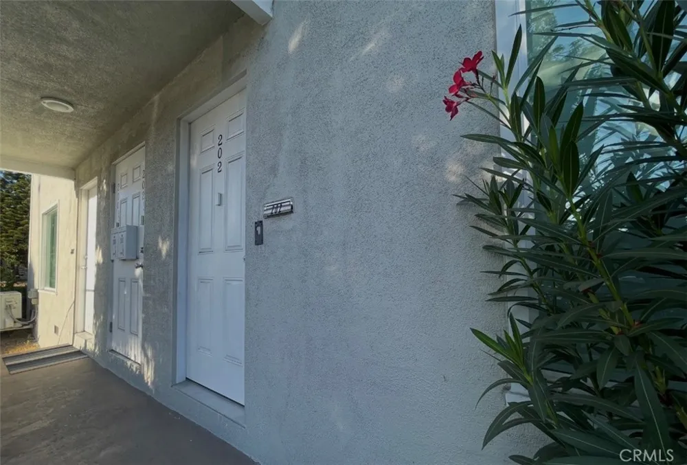 202 S Chevy Chase Drive Glendale, CA 91205