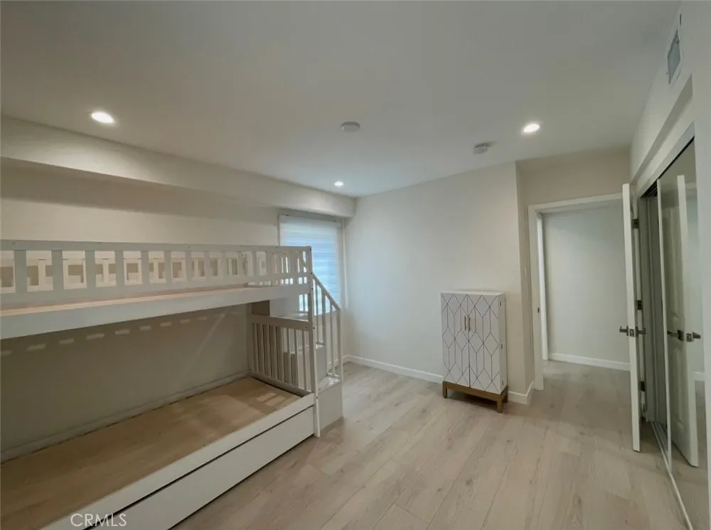 202 S Chevy Chase Drive Glendale, CA 91205