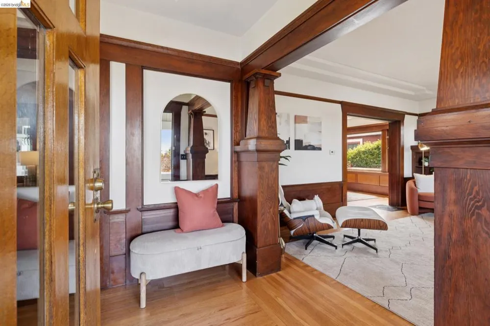 4010 Elston Ave Oakland, CA 94602