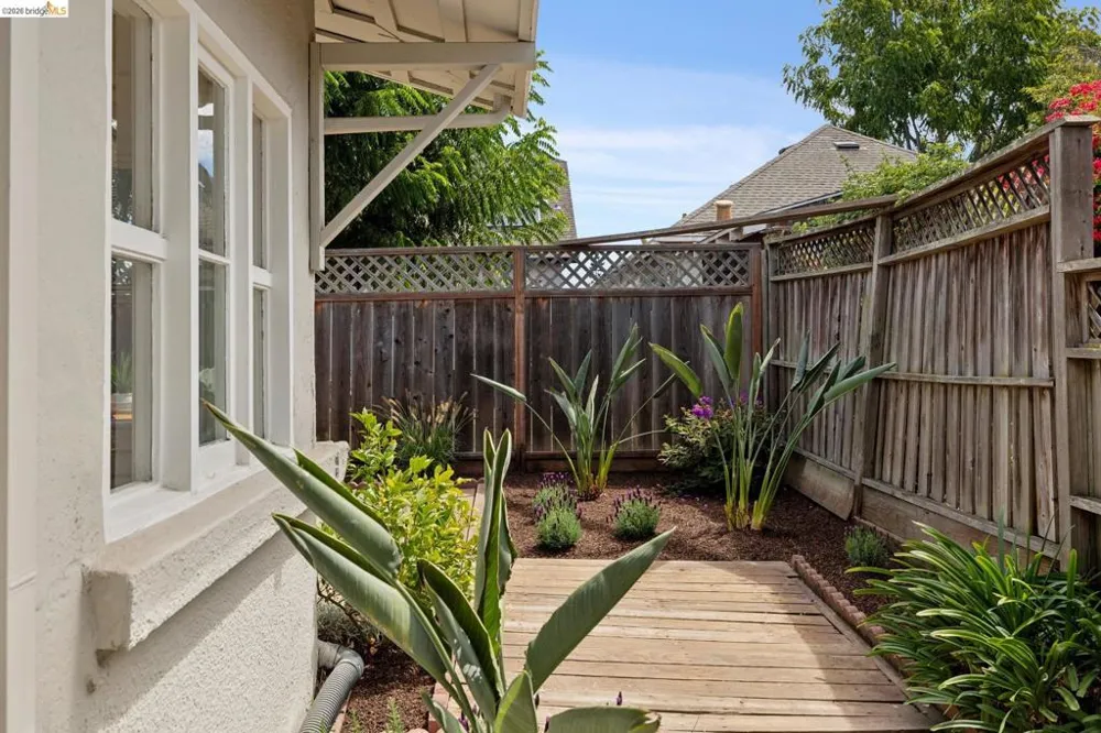 4010 Elston Ave Oakland, CA 94602