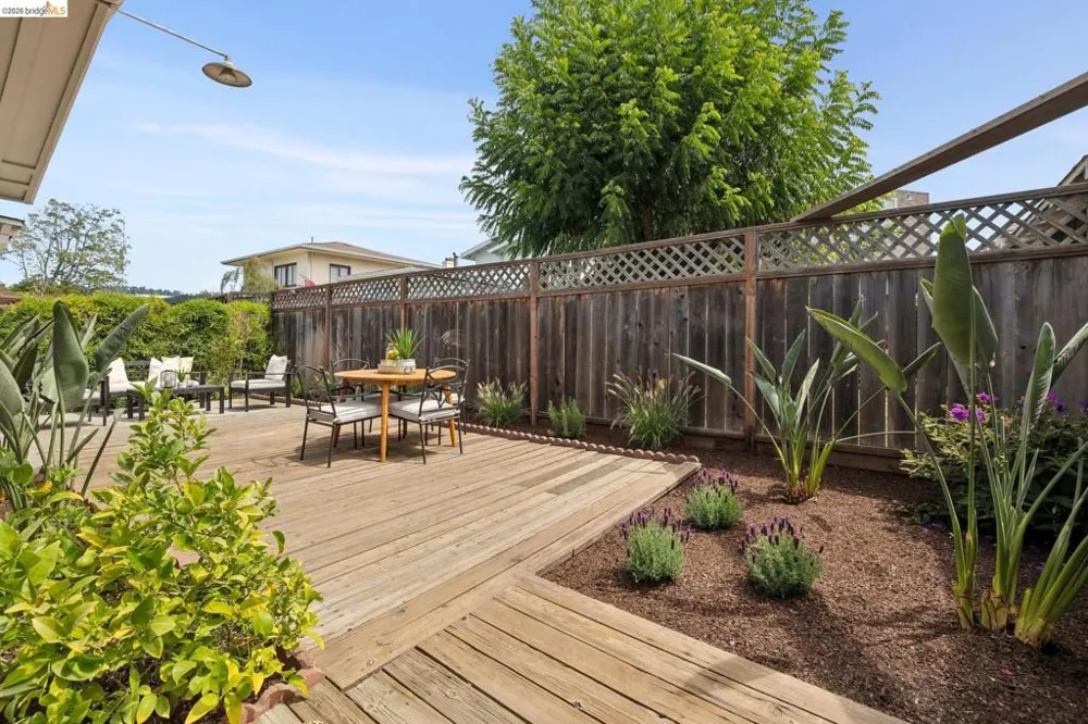 4010 Elston Ave Oakland, CA 94602