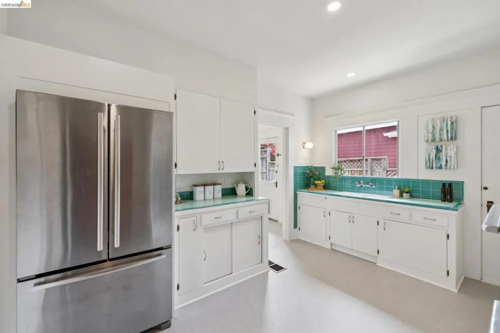 4010 Elston Ave Oakland, CA 94602