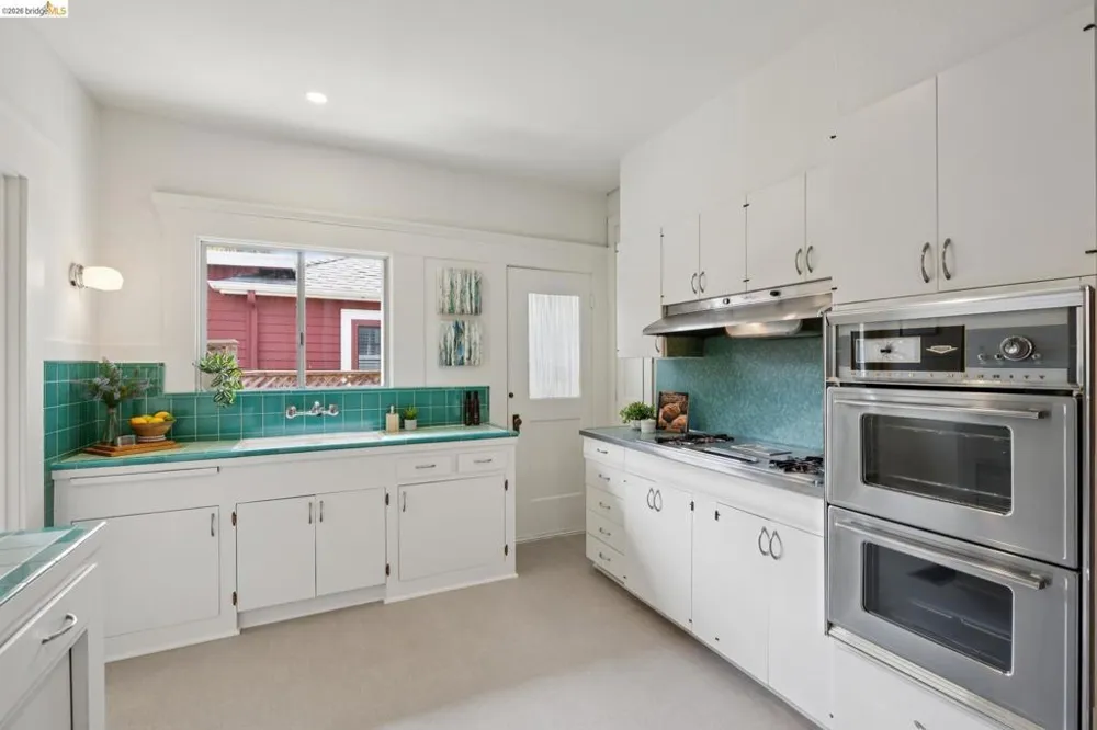 4010 Elston Ave Oakland, CA 94602