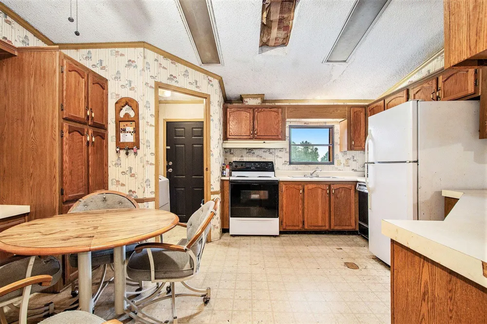6727 Youngren Road Three Oaks, MI 49128