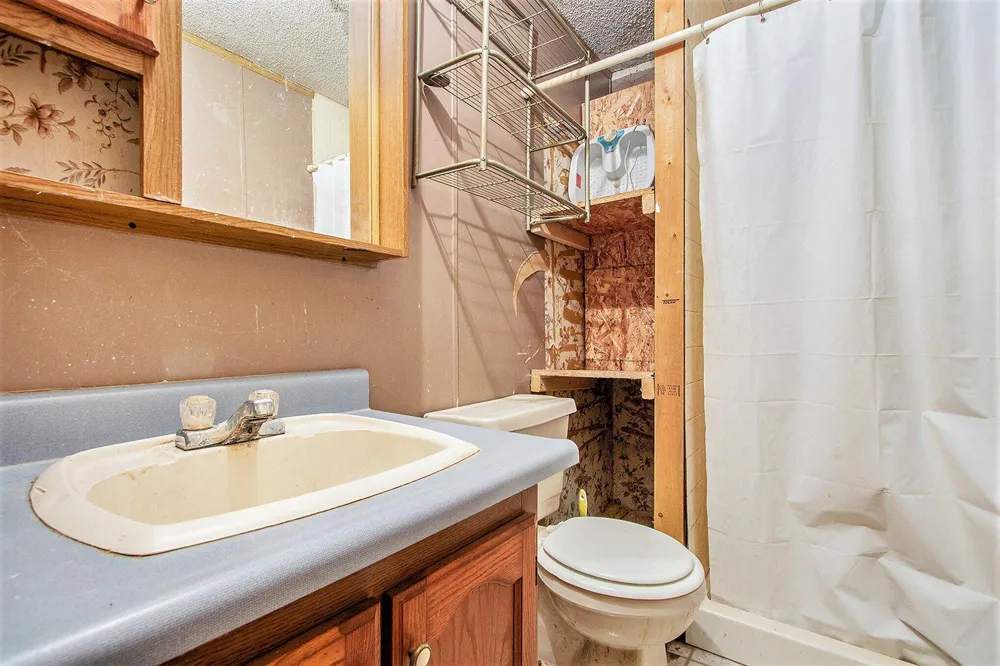 6727 Youngren Road Three Oaks, MI 49128