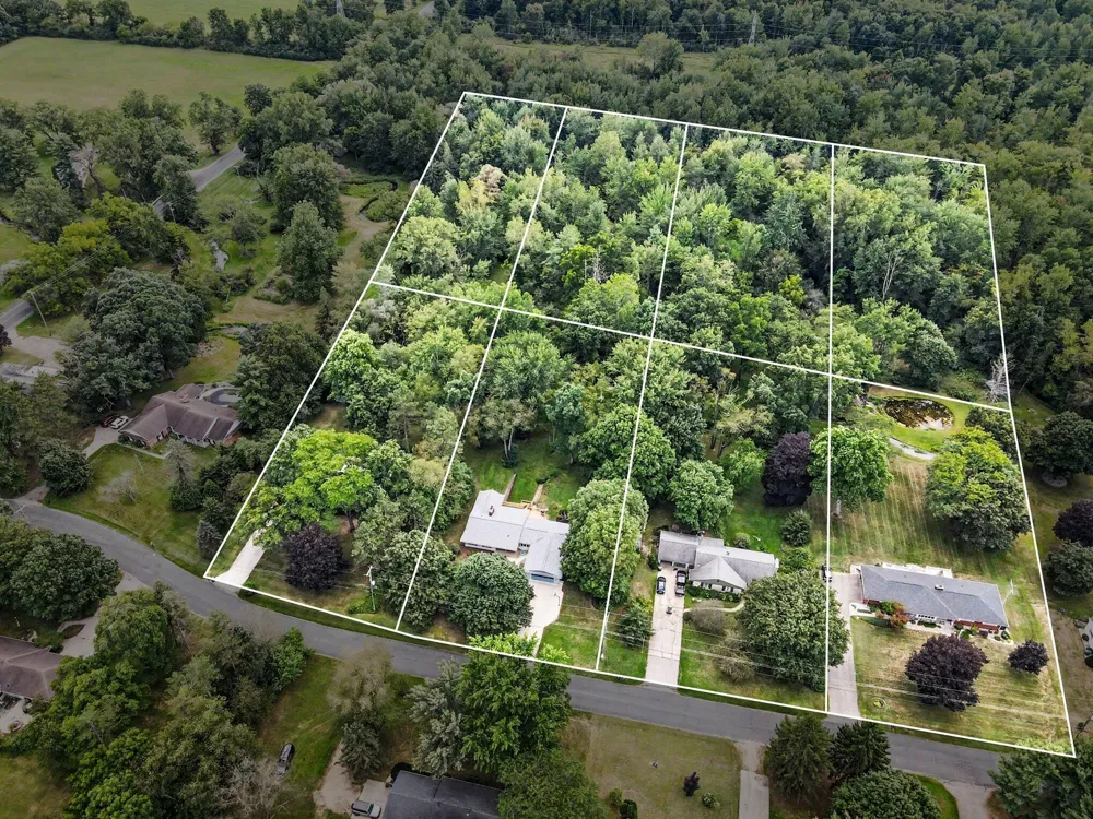 3034 Springbrook Drive Kalamazoo, MI 49004