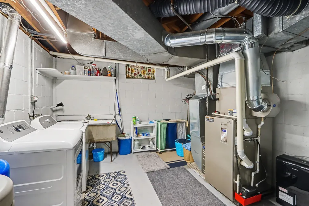 3034 Springbrook Drive Kalamazoo, MI 49004