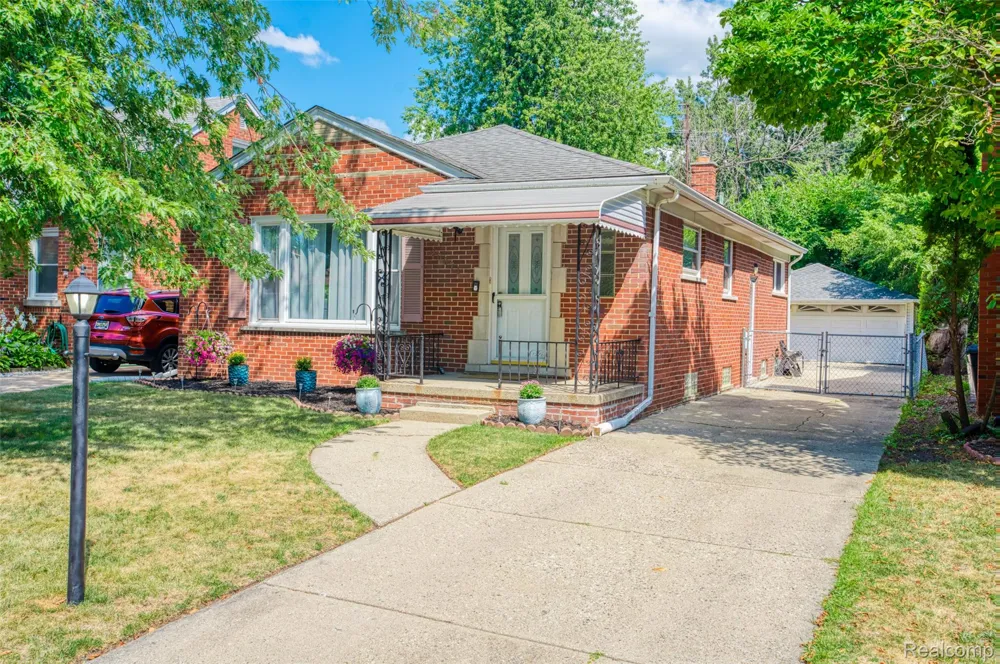 20871 Beaufait Street Harper Woods City, MI 48225