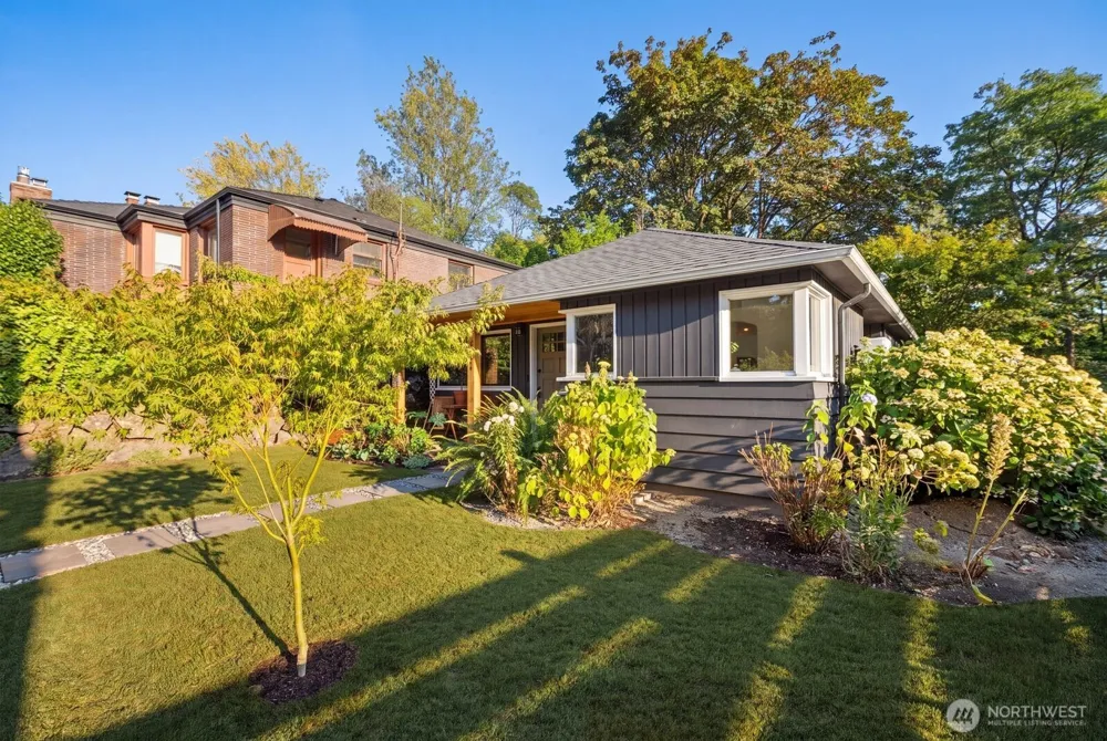 4311 NE 55th Street Seattle, WA 98105