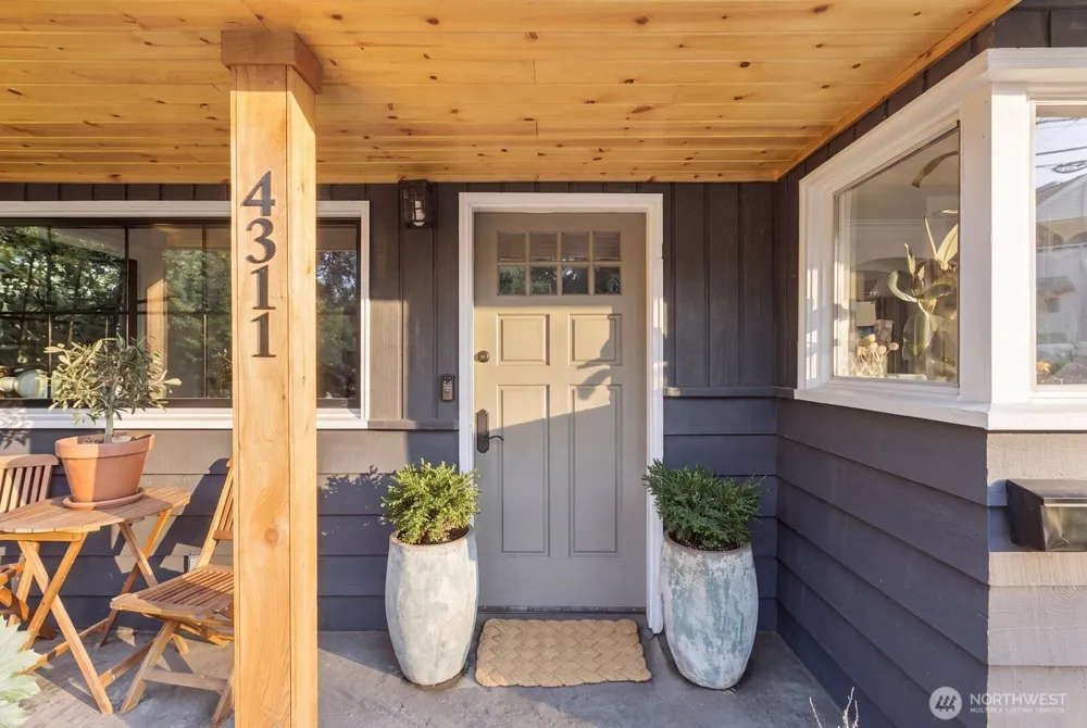 4311 NE 55th Street Seattle, WA 98105