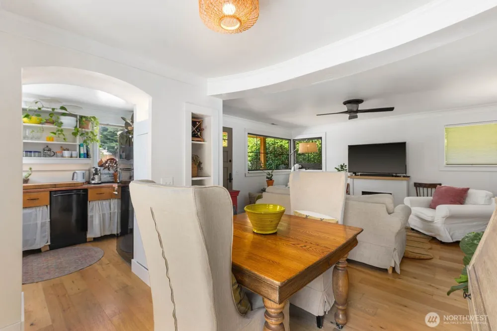 4311 NE 55th Street Seattle, WA 98105