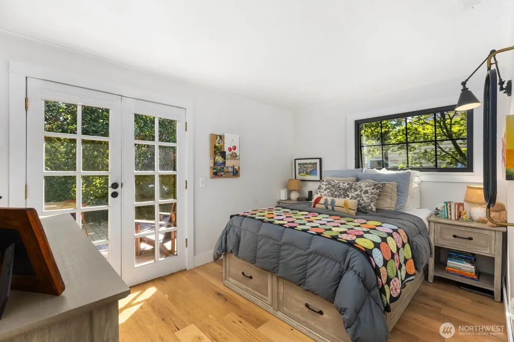 4311 NE 55th Street Seattle, WA 98105