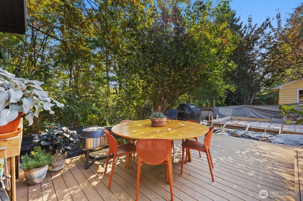 4311 NE 55th Street Seattle, WA 98105