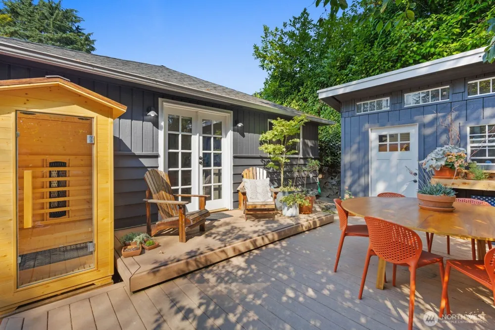 4311 NE 55th Street Seattle, WA 98105
