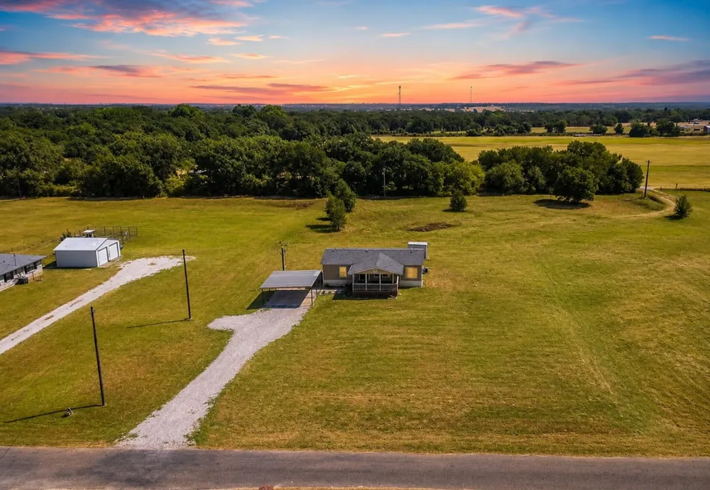 316 Joanne Drive Gholson, TX 76705