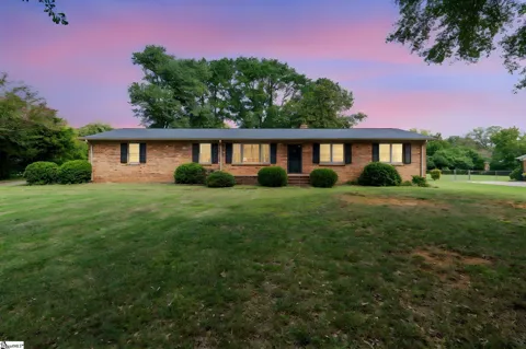 105 Thunderbird Place