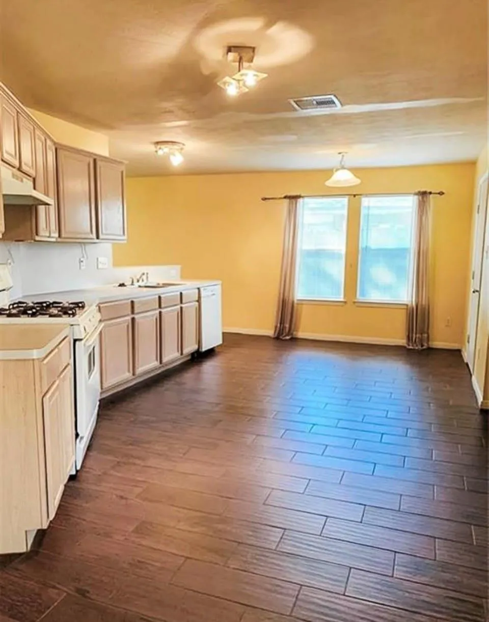 8006 Greens Road Humble, TX 77396