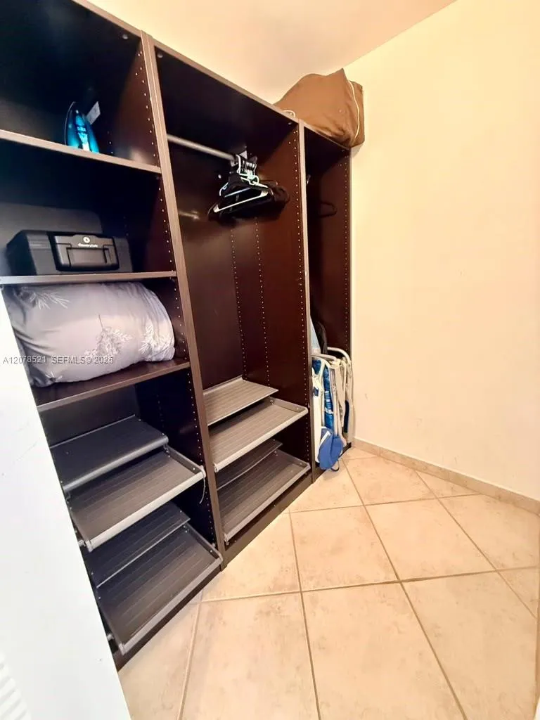 19701 E Country Club Dr #5605A Aventura, FL 33180