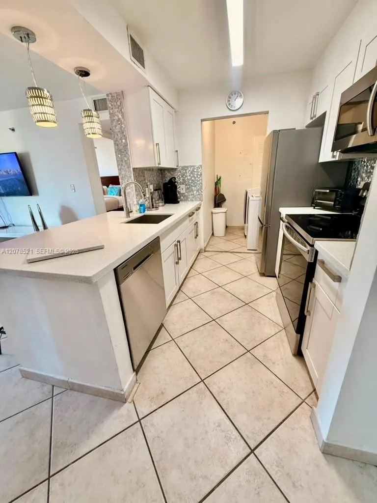 19701 E Country Club Dr #5605A Aventura, FL 33180